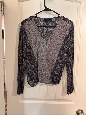 Daytrip Charcoal and Cream Floral Mixed-Print V-Neck Blouse